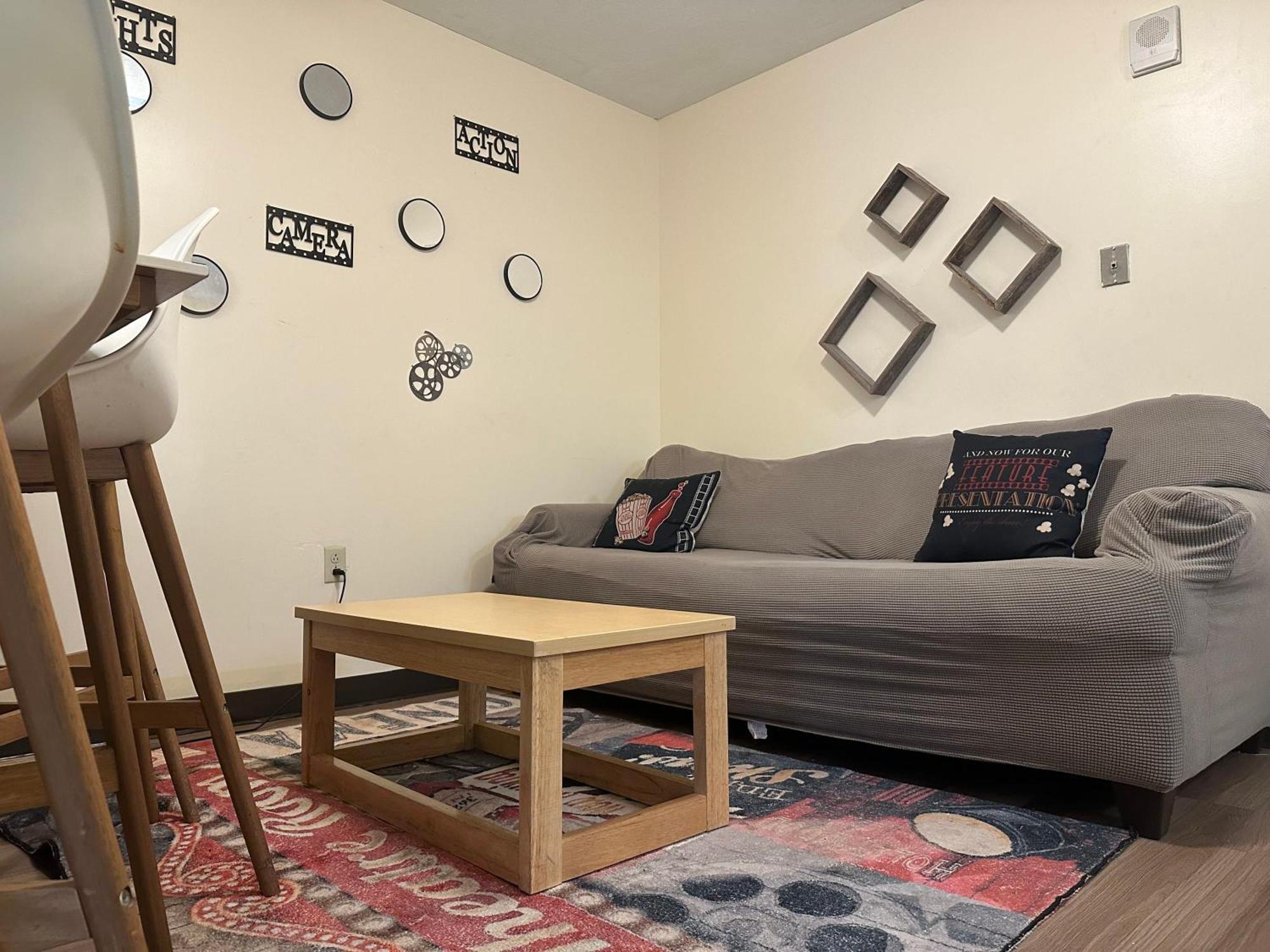 Stay Pittsburgh Hostel *